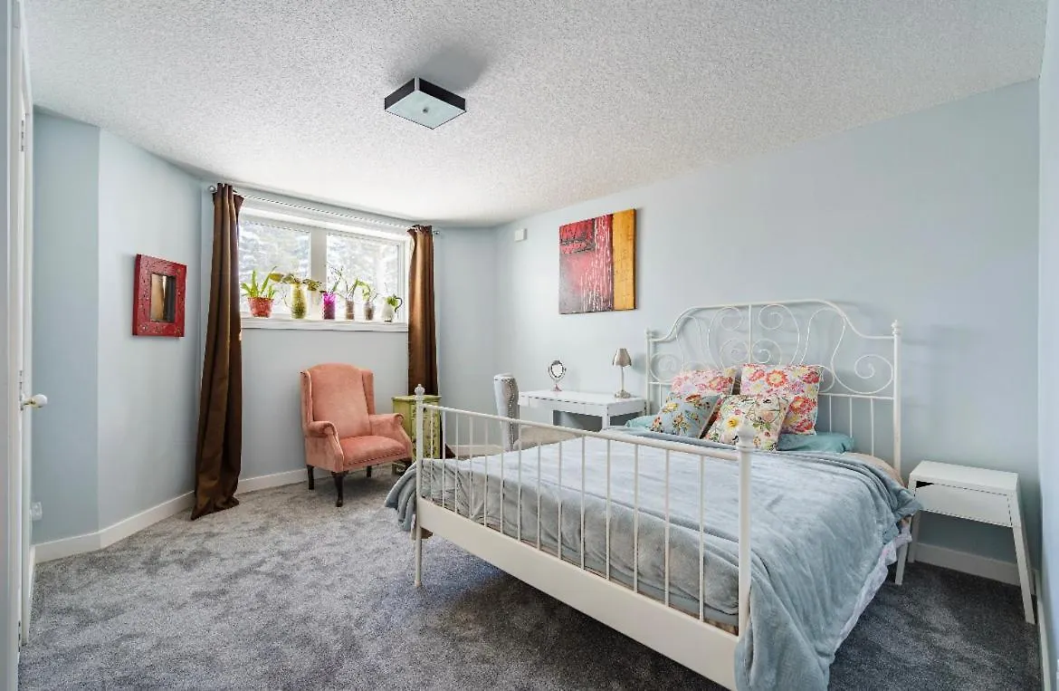 Calgary-Banff Remodle Suite Close Lrt&Uc&Free Parking Calgary