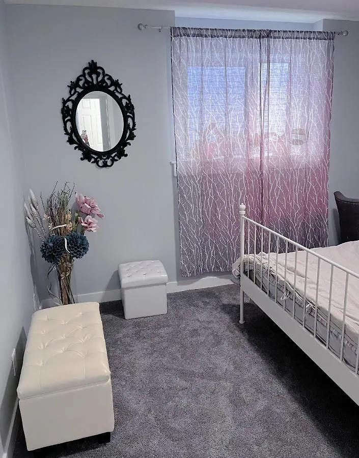 Calgary-Banff Remodle Suite Close Lrt&Uc&Free Parking
