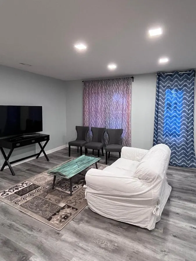 Calgary-Banff Remodle Suite Close Lrt&Uc&Free Parking Calgary